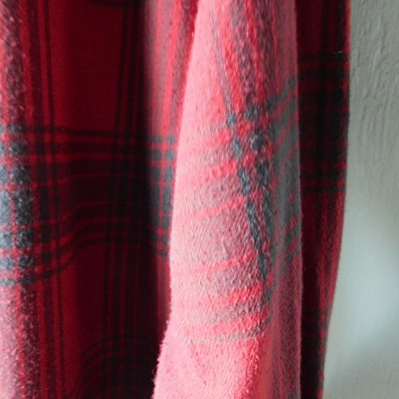 🎨 Oversized Artist Flannel Shirt - Picture 10 of 11